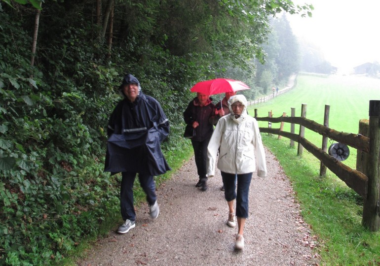 Wandeling in de regen van Rattenburg naar Camping Toni